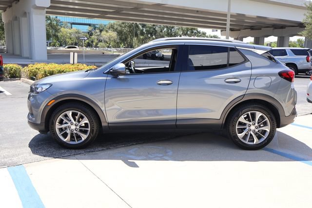 Used 2022 Buick Encore GX Essence w/ Advanced Technology Package FWD image 4