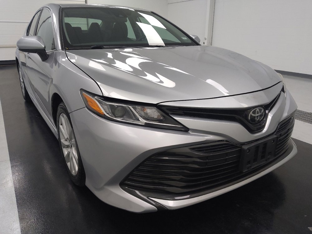 Used 2019 Toyota Camry LE image 14