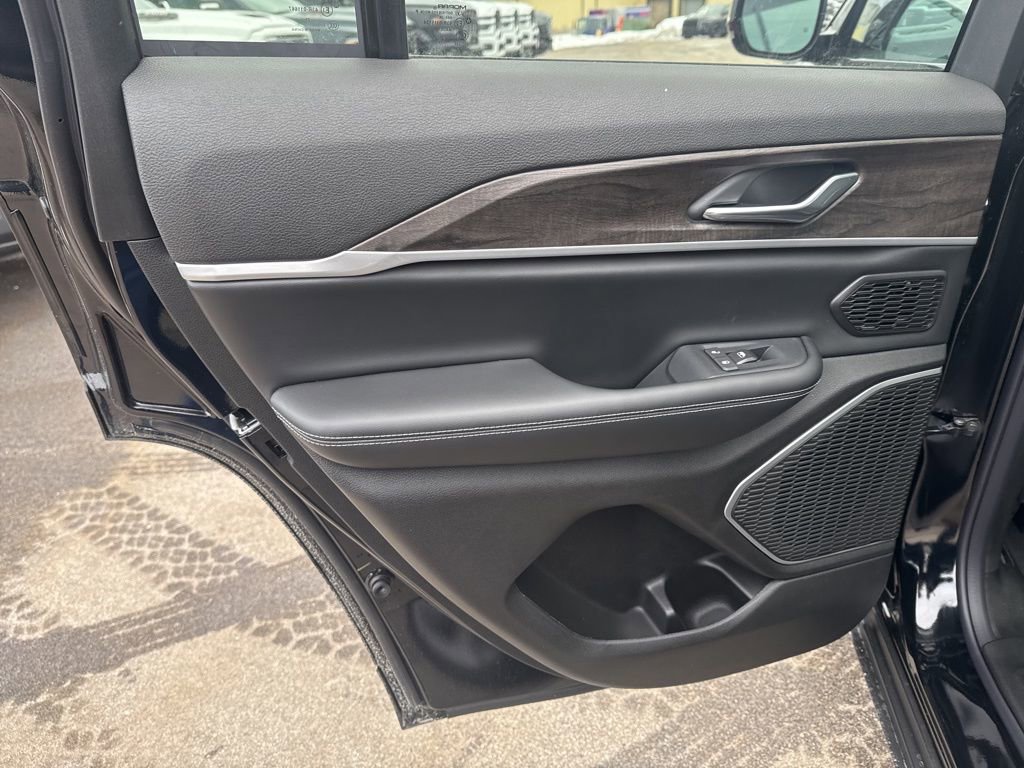 New 2026 Jeep Grand Cherokee Limited image 25