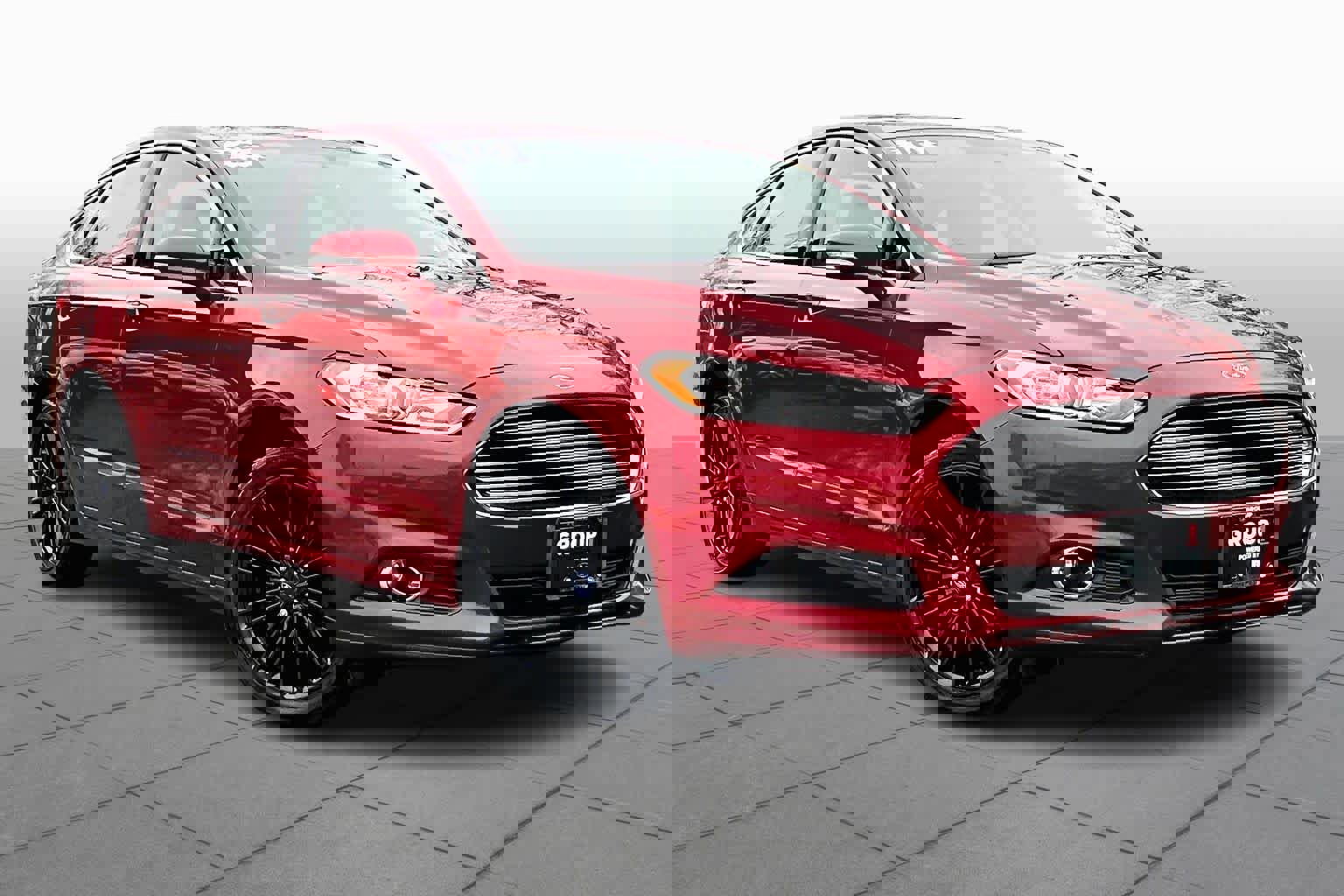 Used 2016 Ford Fusion SE w/ Equipment Group 202A image 2