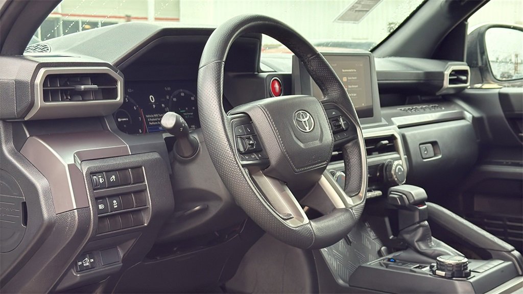 Used 2025 Toyota Tacoma TRD Sport image 12