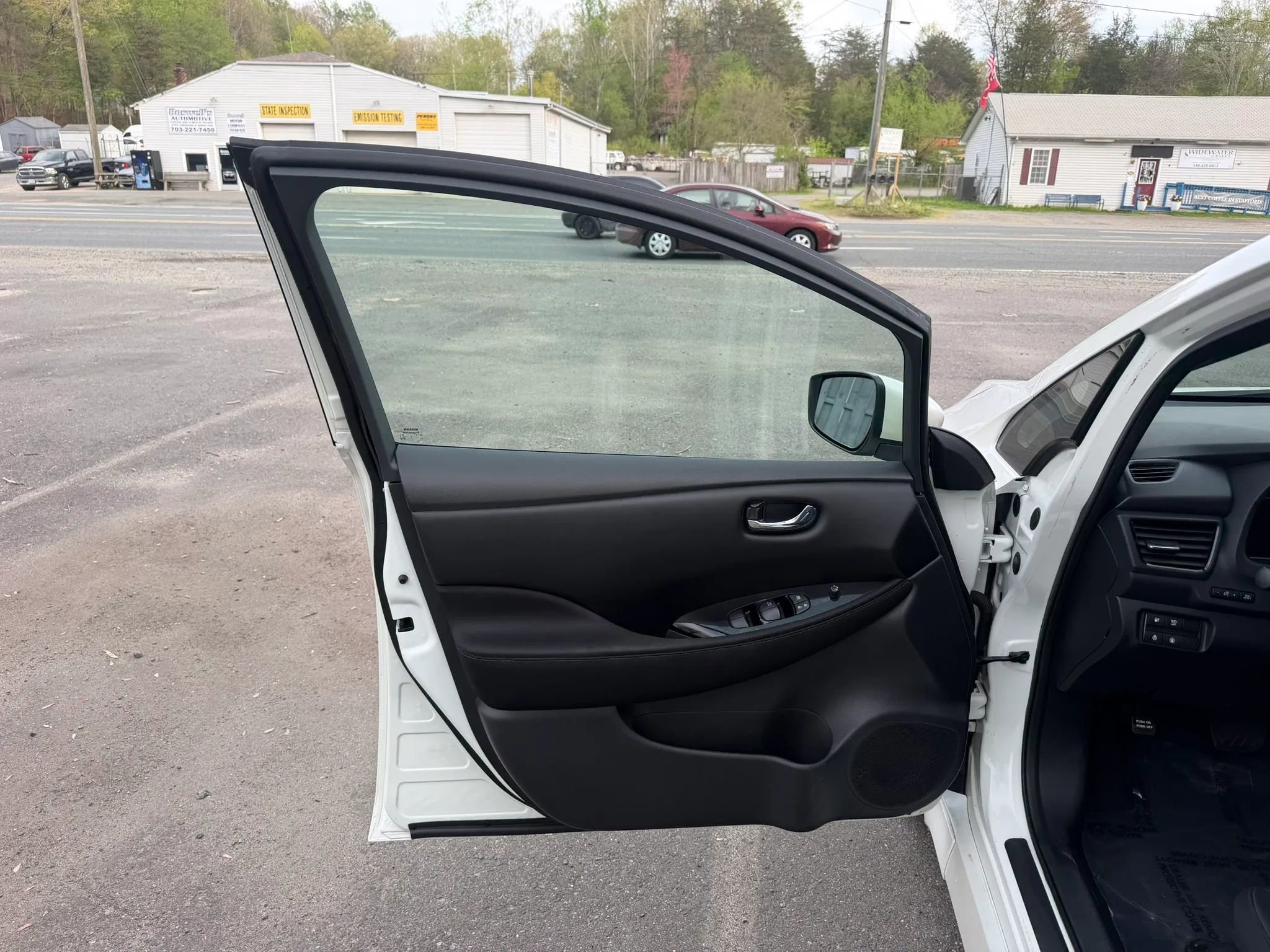 Used 2022 Nissan Leaf SV image 20