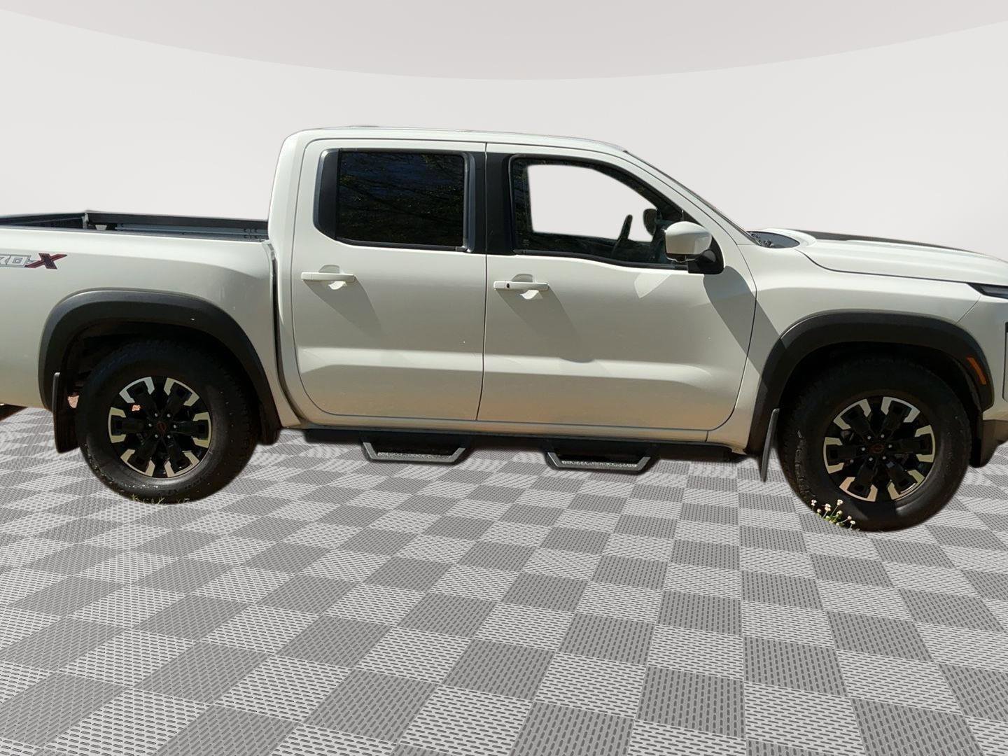 Used 2023 Nissan Frontier Pro-X w/ Pro Convenience Package image 4