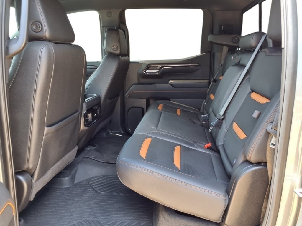Used 2025 GMC Sierra 1500 AT4 w/ AT4 Premium Package AWD/4WD image 14