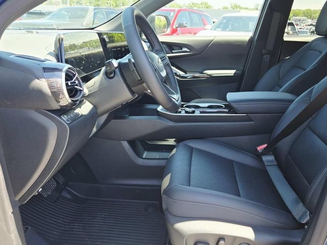 New 2026 Chevrolet Equinox LT w/ Convenience Package II AWD/4WD image 8
