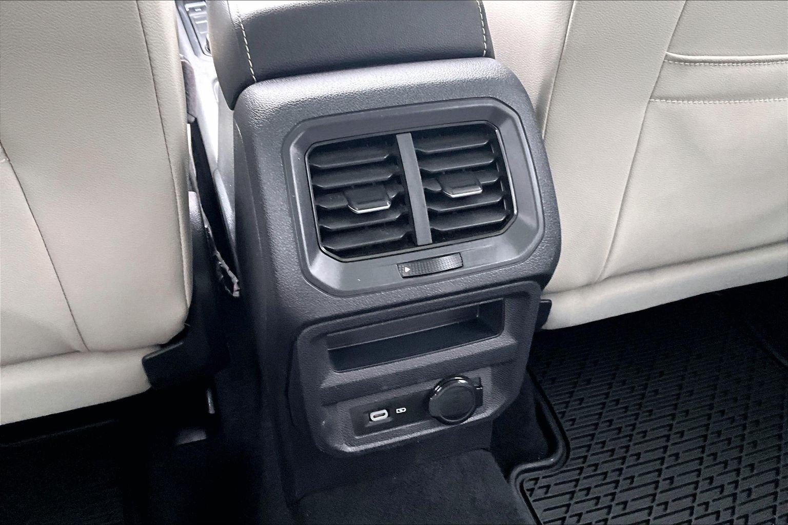 Used 2021 Volkswagen Tiguan SE w/ Panoramic Sunroof Package AWD/4WD image 32