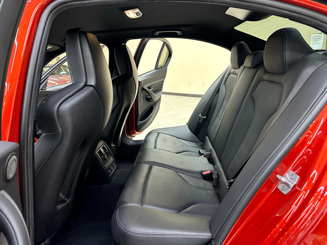 Used 2018 BMW M3 image 38