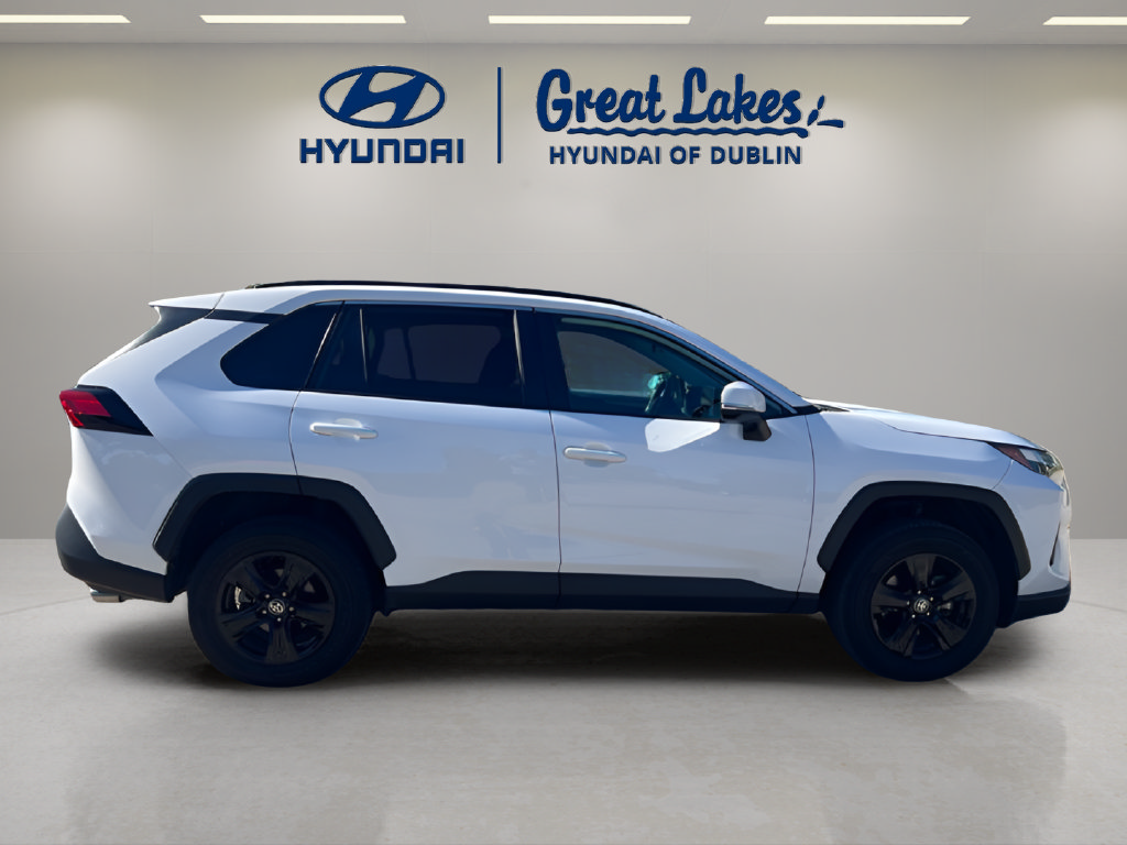 Used 2025 Toyota RAV4 XLE AWD/4WD image 6