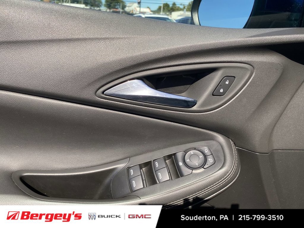 Used 2023 Buick Encore GX Preferred w/ Cold Weather Comfort Package AWD/4WD image 27