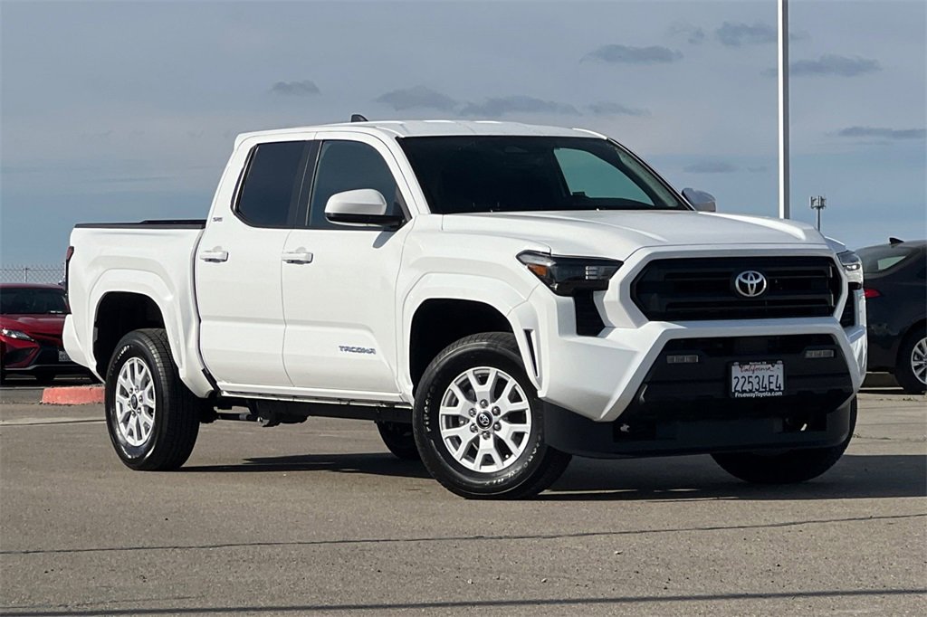Certified 2025 Toyota Tacoma SR5 image 2