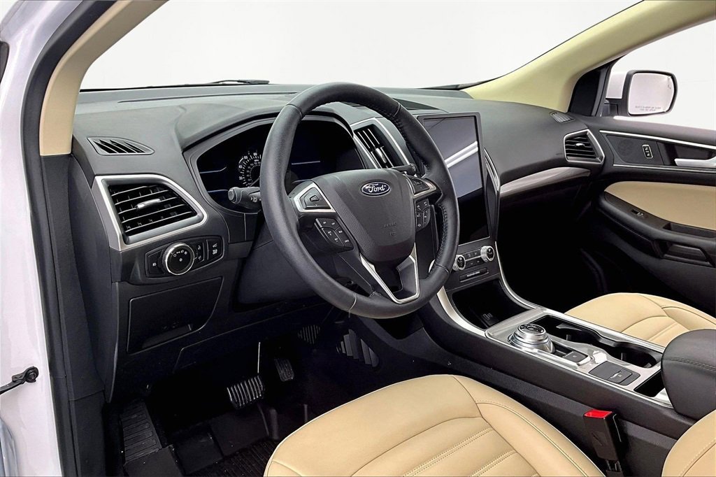 Used 2024 Ford Edge SEL w/ Convenience Package image 14
