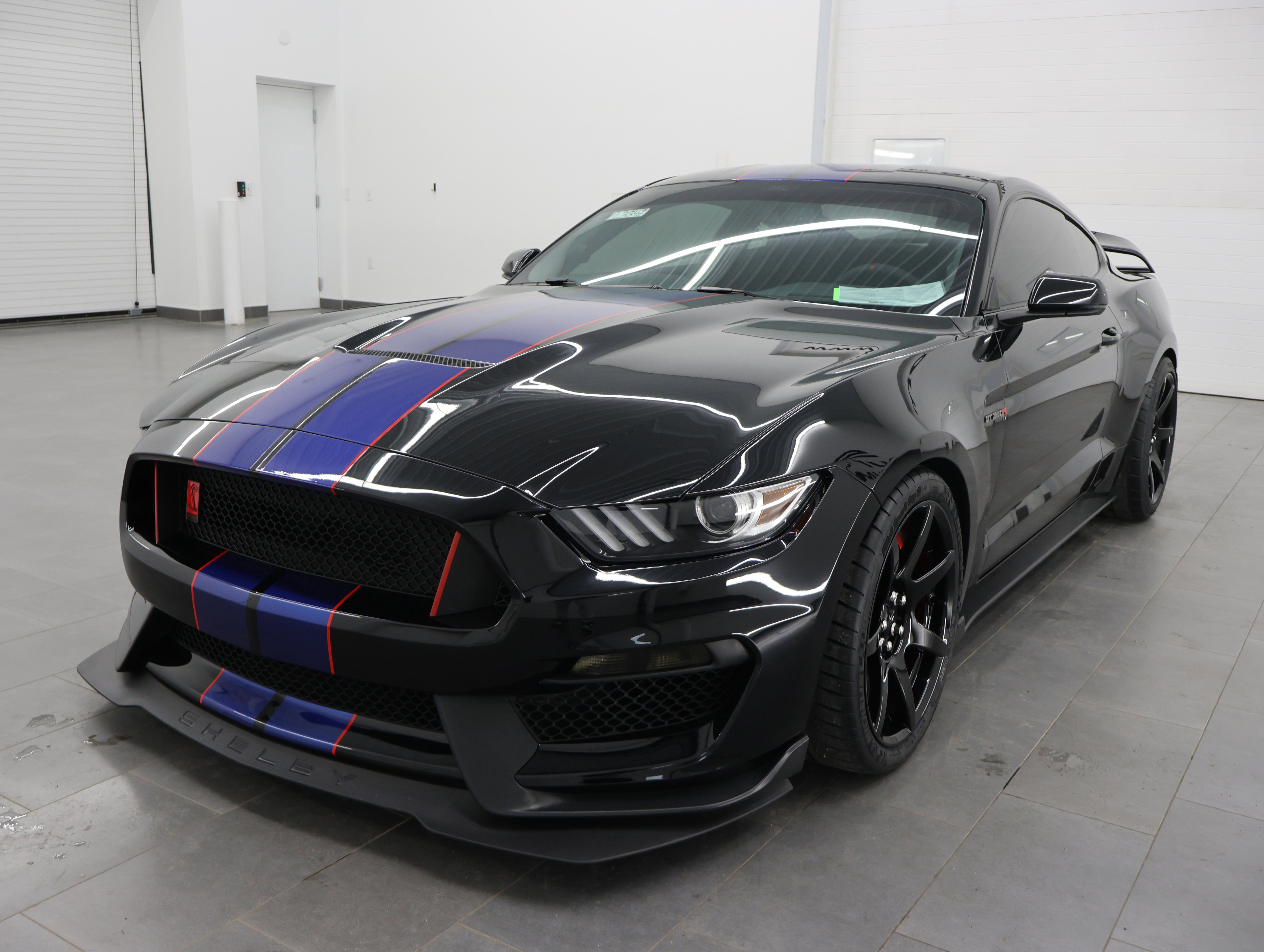 Used 2016 Ford Mustang Shelby GT350R w/ GT350R Equipment Group 920A image 6