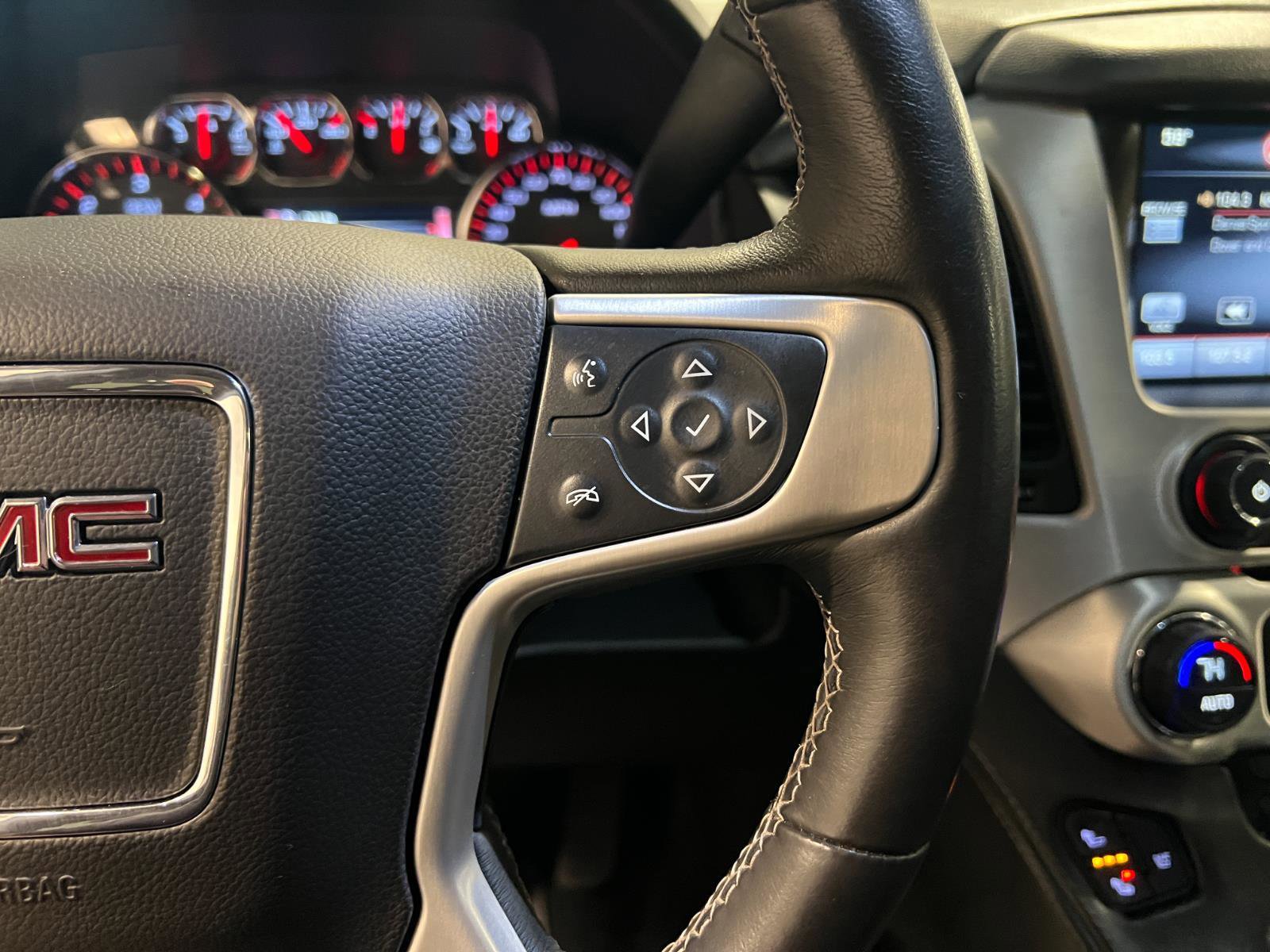 Used 2015 GMC Yukon SLT w/ Open Road Package image 14