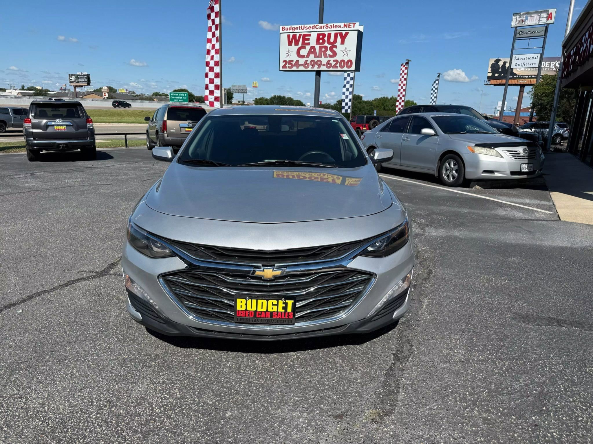 Used 2020 Chevrolet Malibu LT image 2