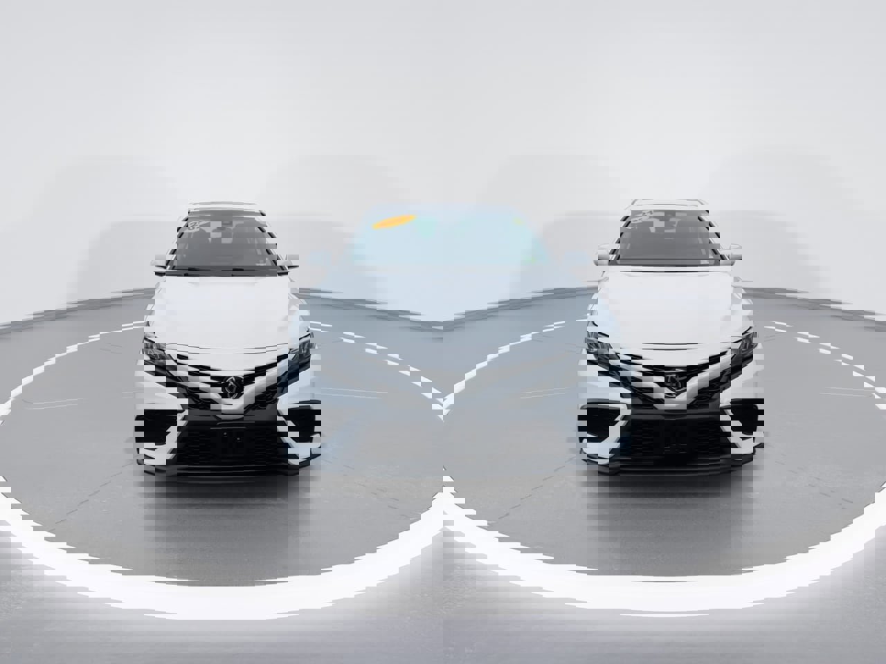 Used 2021 Toyota Camry SE w/ Cold Weather Package image 5