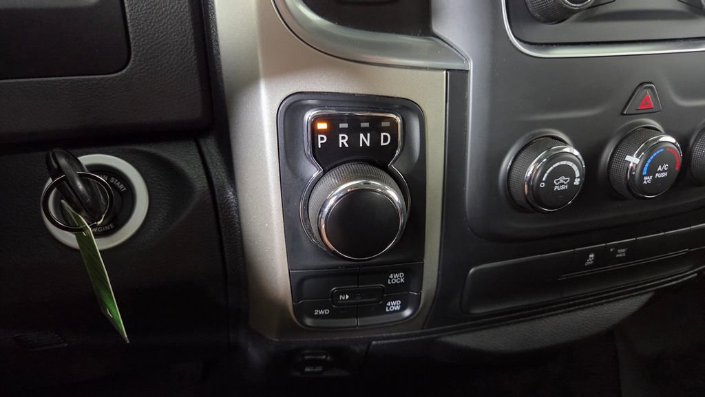 Used 2018 RAM 1500 Classic SLT AWD/4WD image 19
