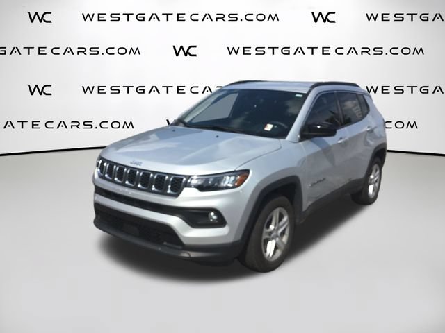 Used 2024 Jeep Compass Latitude AWD/4WD image 4