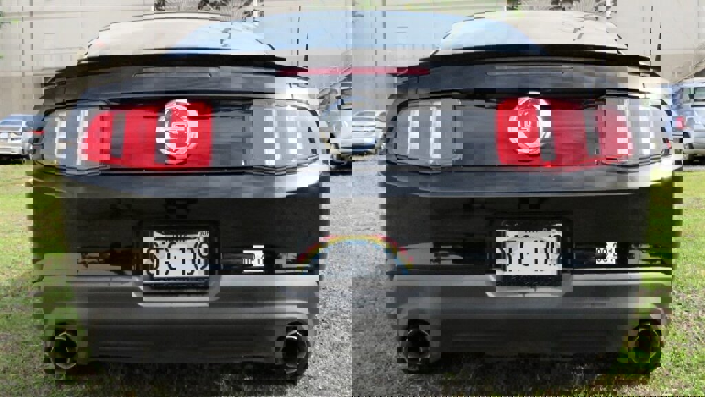 Used 2012 Ford Mustang GT RWD image 8