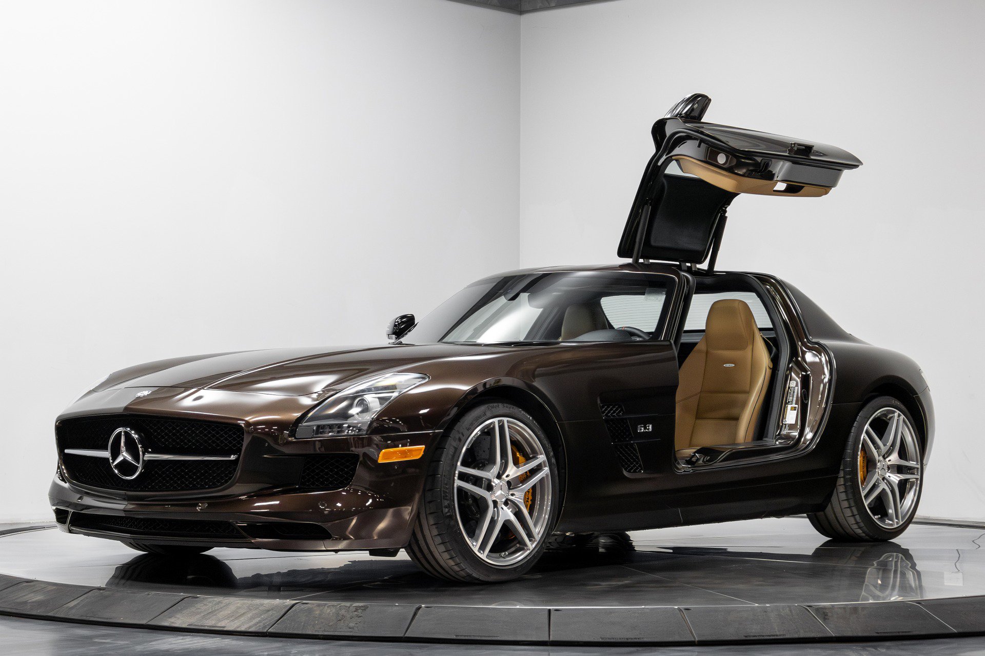 Used 2014 Mercedes-Benz SLS AMG GT Coupe image 2