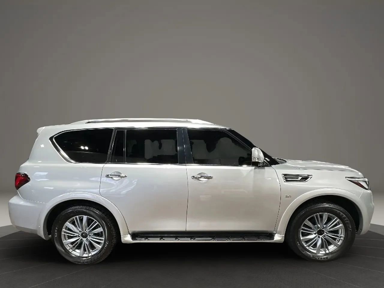 Used 2019 INFINITI QX80 Luxe image 6