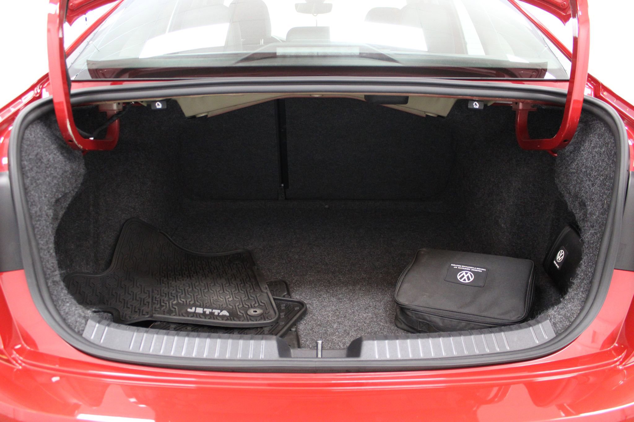 Used 2023 Volkswagen Jetta SE image 17