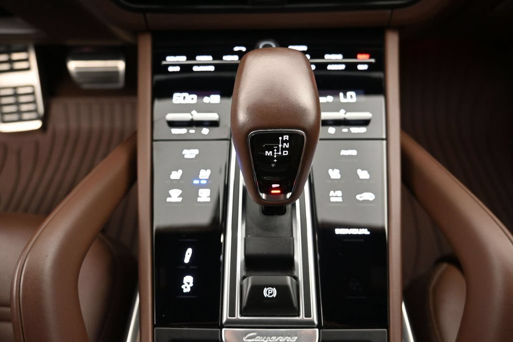 Certified 2023 Porsche Cayenne Turbo S AWD/4WD image 18