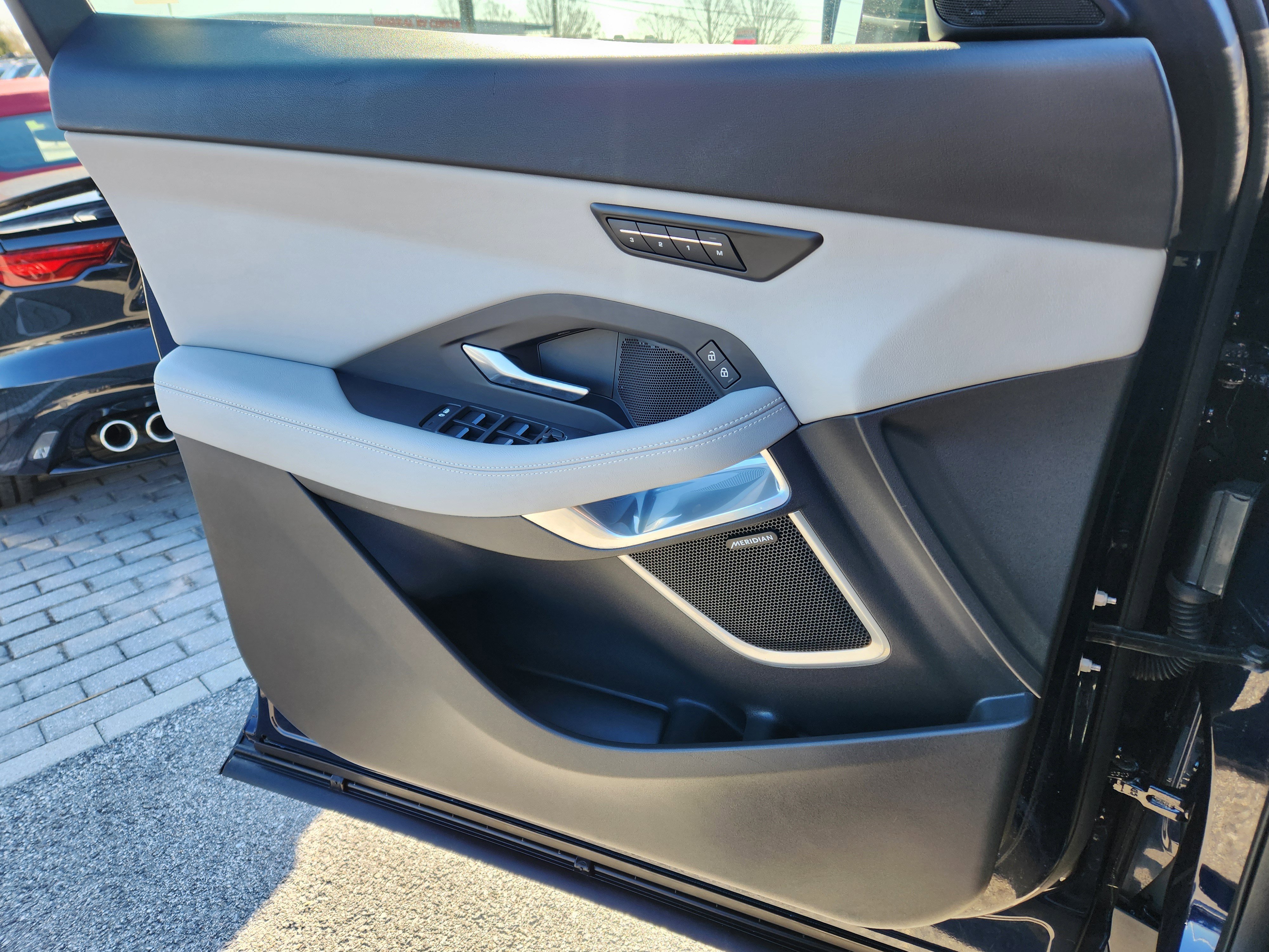 Certified 2024 Jaguar E-PACE R-Dynamic SE image 25