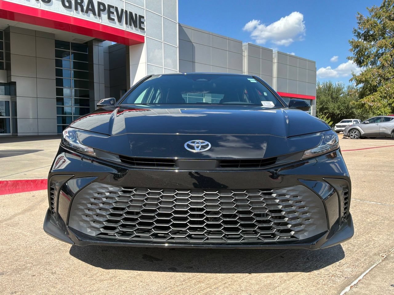 Used 2026 Toyota Camry SE FWD image 3