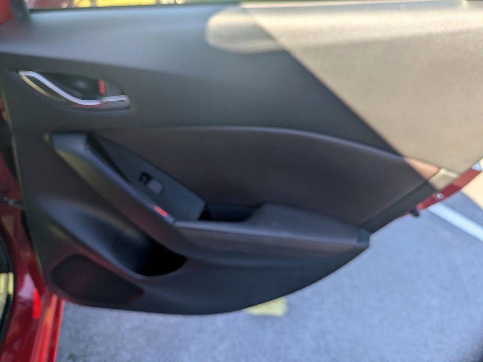 Used 2018 MAZDA MAZDA3 Touring image 29