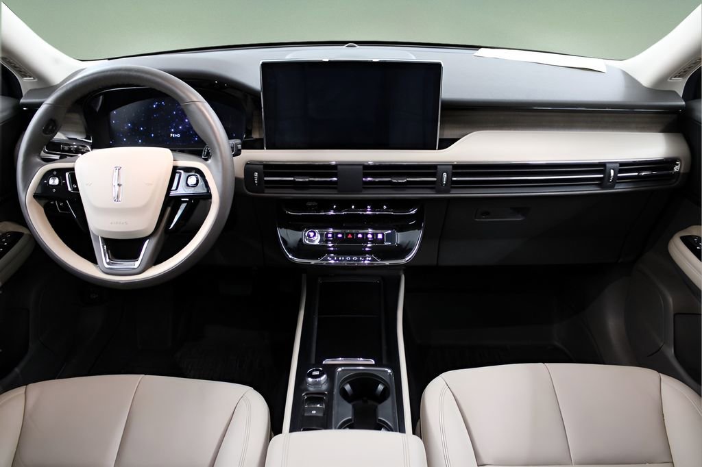 Used 2024 Lincoln Corsair Reserve w/ Equipment Group 201A image 21