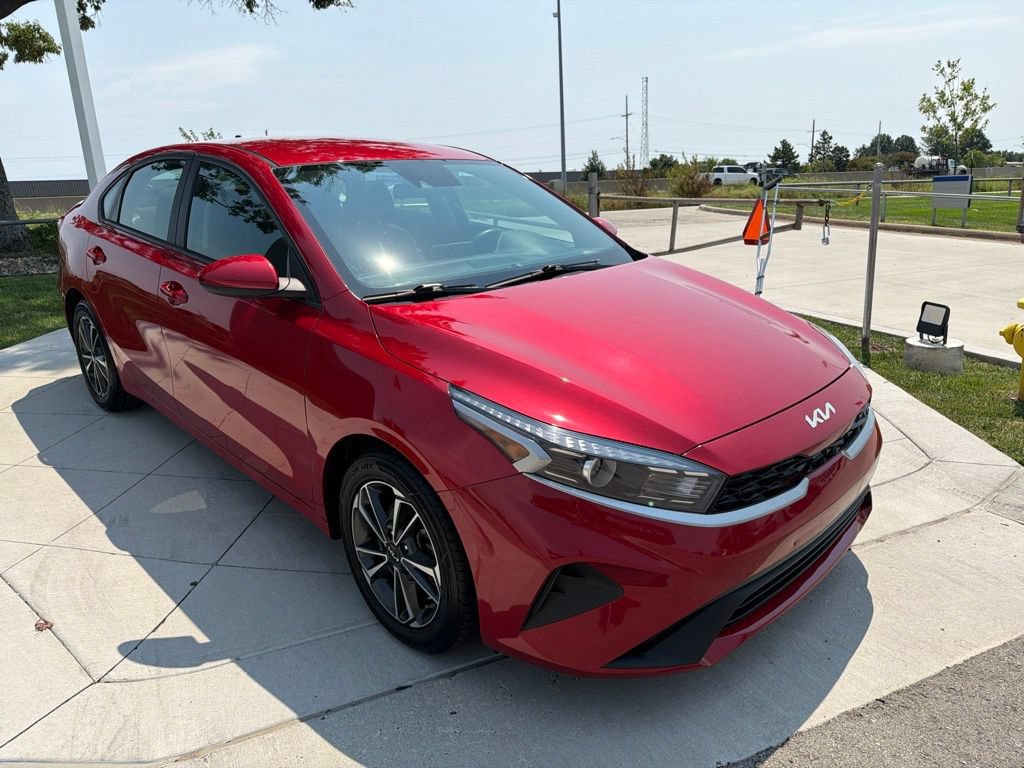 Used 2023 Kia Forte LXS FWD image 2
