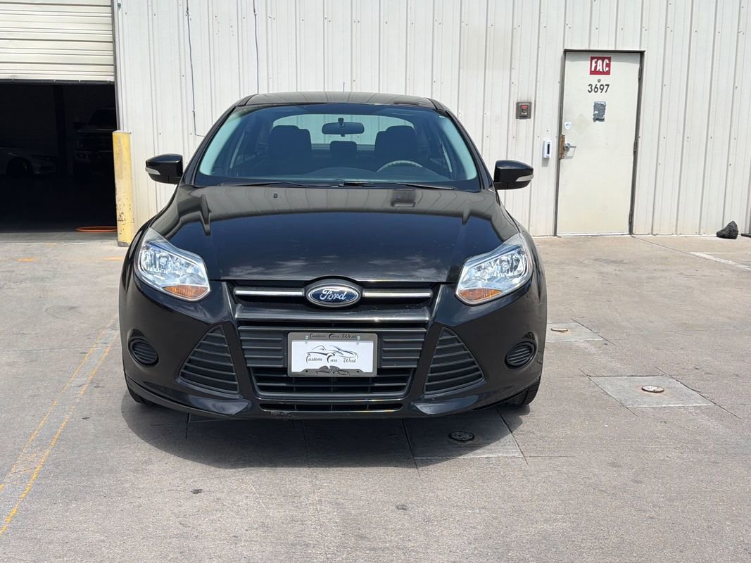 Used 2014 Ford Focus SE FWD image 2