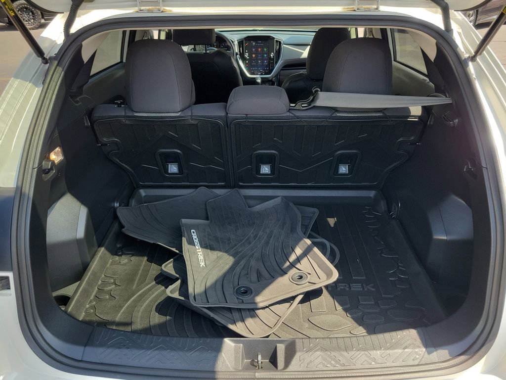 Used 2024 Subaru Crosstrek 2.0i Premium w/ Crosstrek Mirror Package image 9