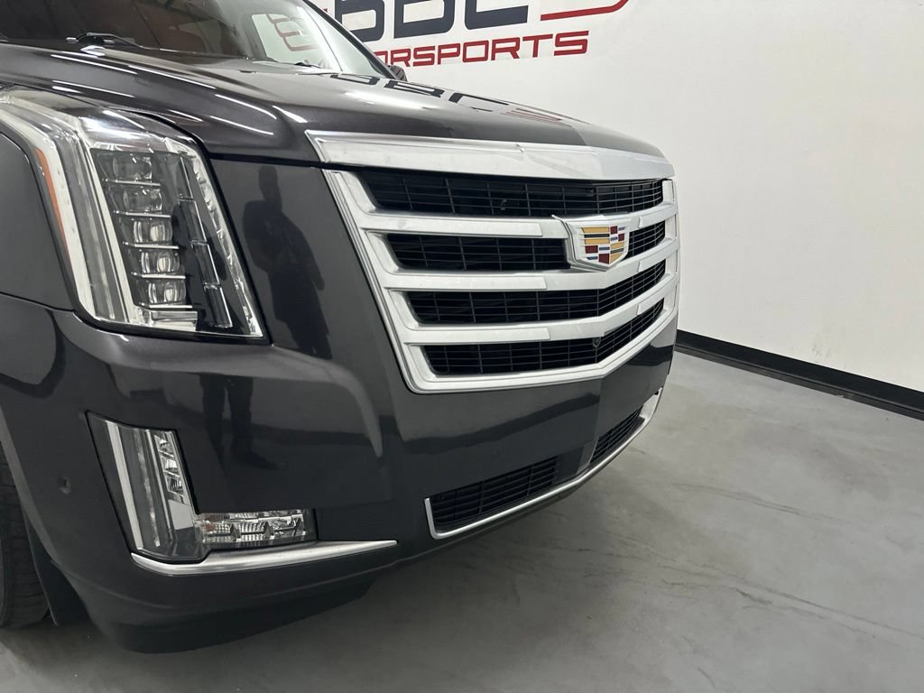 Used 2018 Cadillac Escalade ESV Premium Luxury RWD image 2