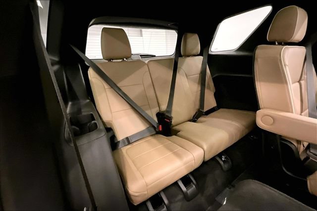 Used 2022 Chevrolet Traverse Premier FWD image 32