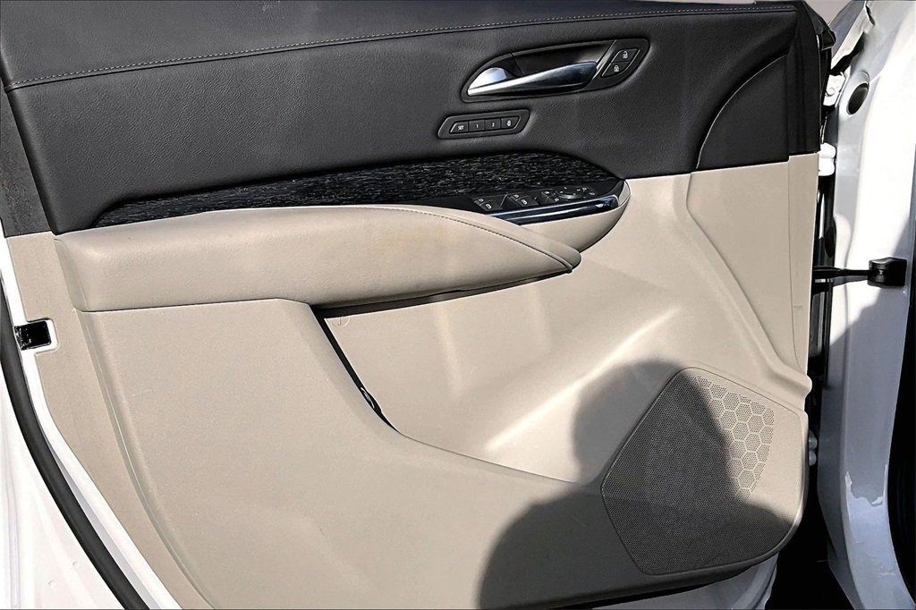 Used 2023 Cadillac XT4 Premium Luxury w/ Cold Weather Package image 18