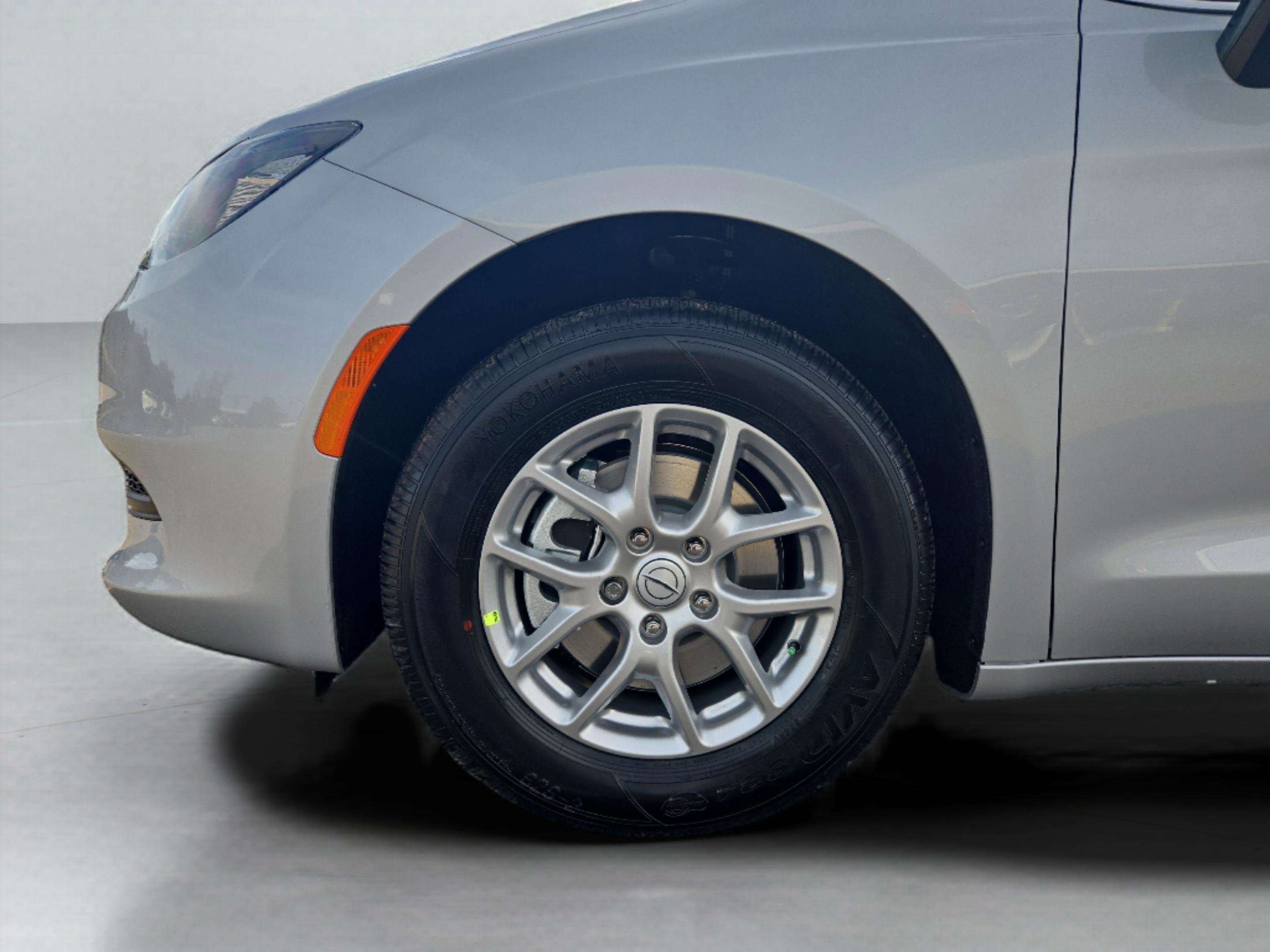 New 2026 Chrysler Voyager LX image 10