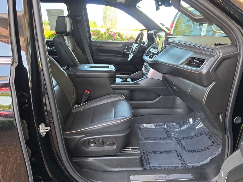 Certified 2024 GMC Yukon XL SLT w/ SLT Luxury Package AWD/4WD image 34