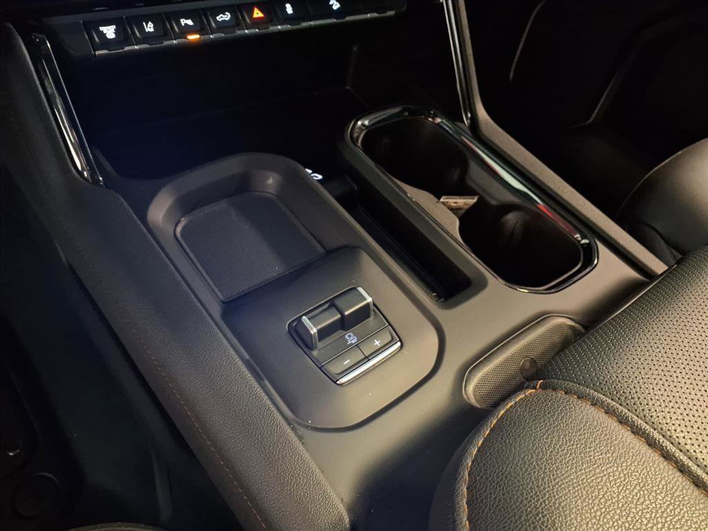 Used 2025 GMC Sierra 2500 AT4 w/ AT4 Premium Plus Package image 25