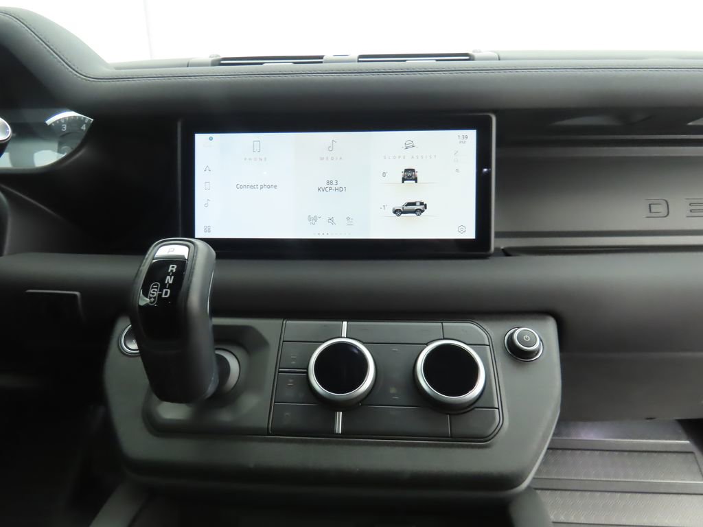 Certified 2023 Land Rover Defender 90 X-Dynamic SE image 14