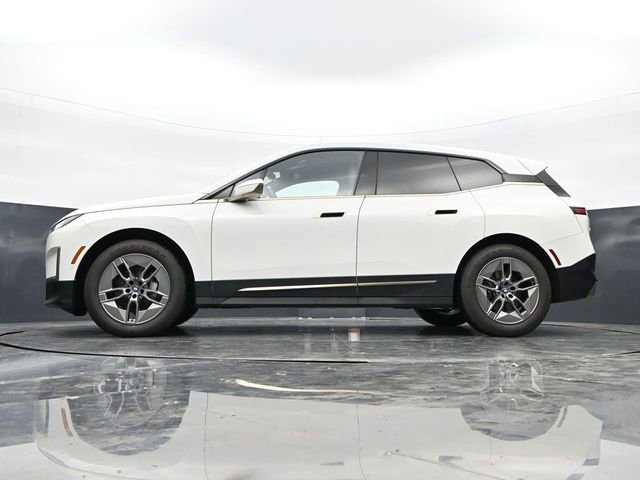 Used 2023 BMW iX xDrive50 AWD/4WD image 40
