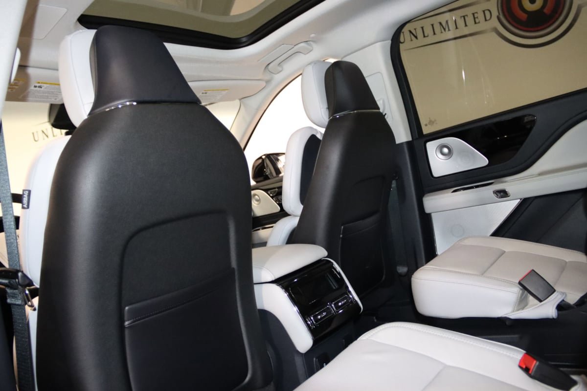 Used 2025 Lincoln Aviator Reserve w/ Equipment Group 201A AWD/4WD image 54