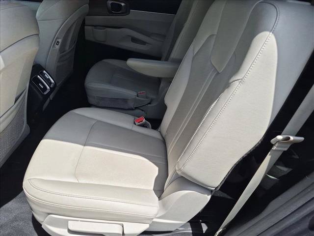 Used 2022 Kia Sorento EX FWD image 19