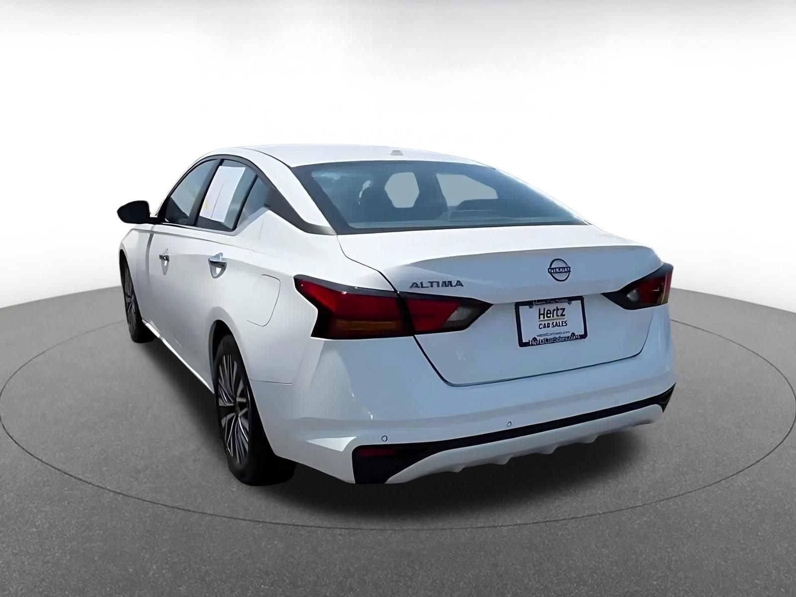 Used 2025 Nissan Altima 2.5 SV FWD image 10