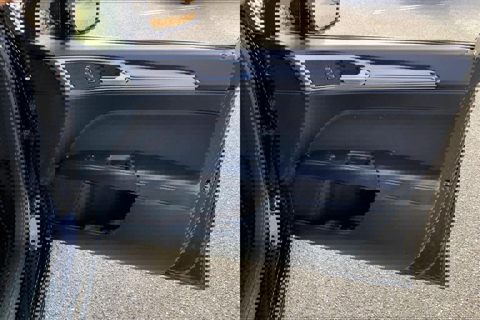 Used 2018 Ford Fusion SE w/ Fusion SE Technology Package image 21