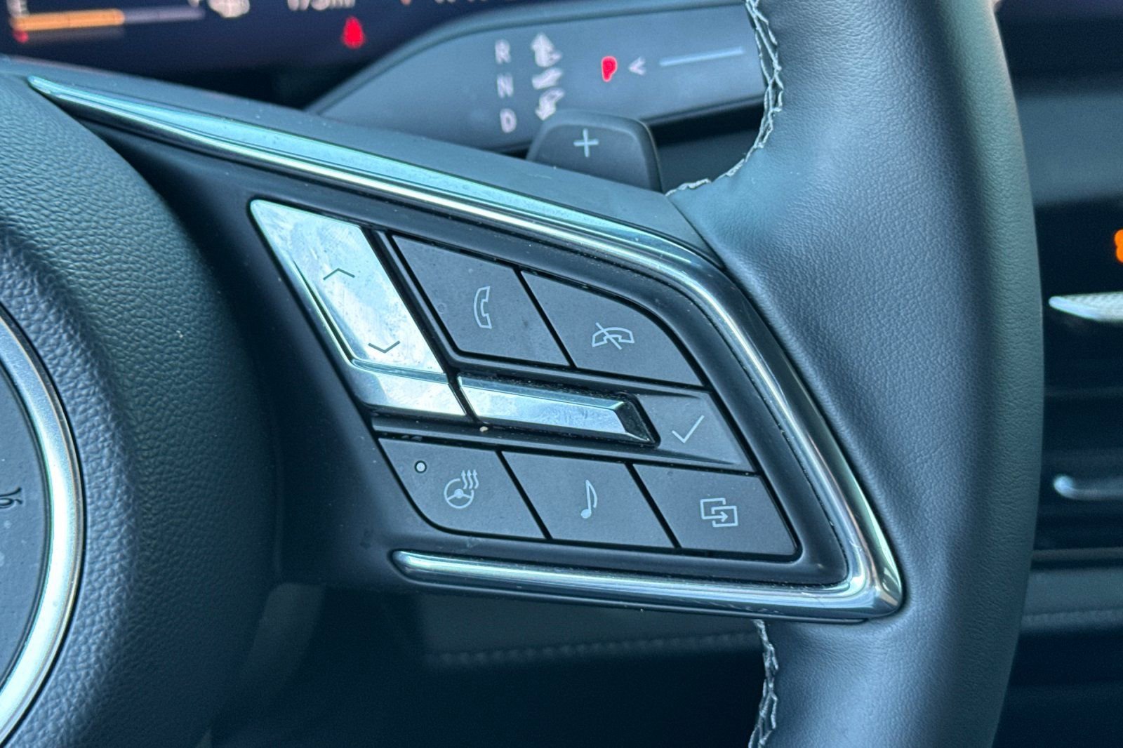 Used 2025 Buick Enclave Preferred image 35