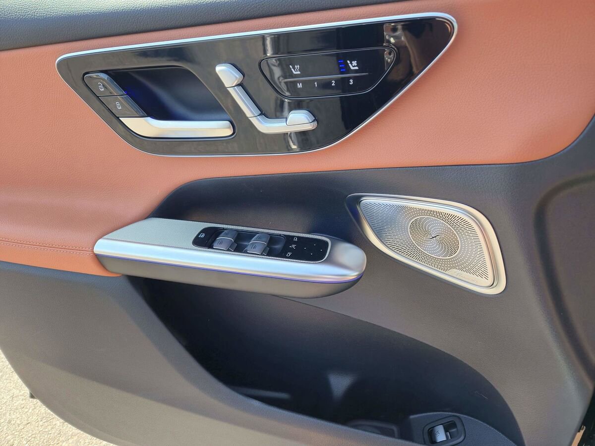 New 2025 Mercedes-Benz GLC 300 4MATIC image 10