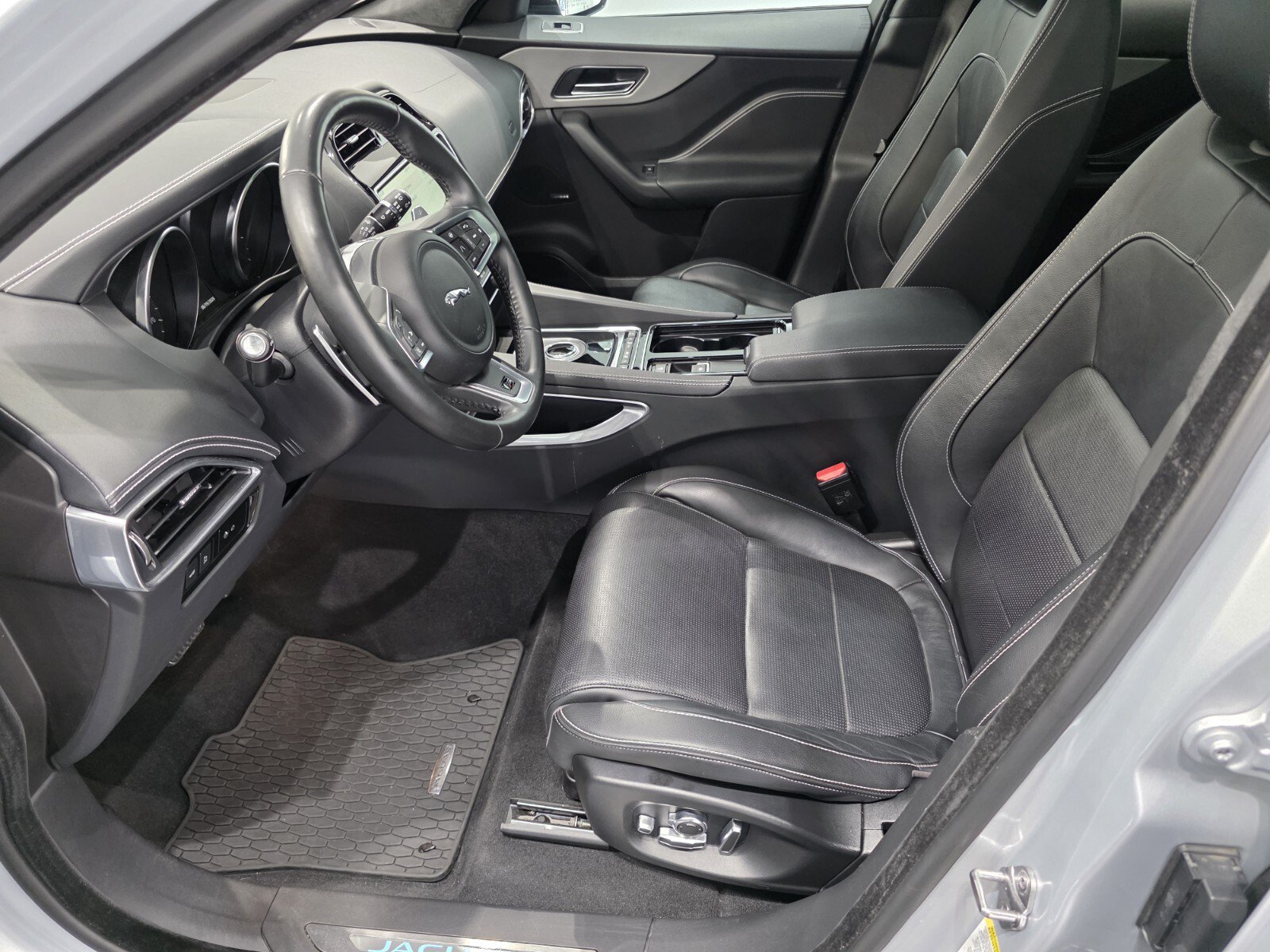 Certified 2020 Jaguar F-PACE S AWD/4WD image 6