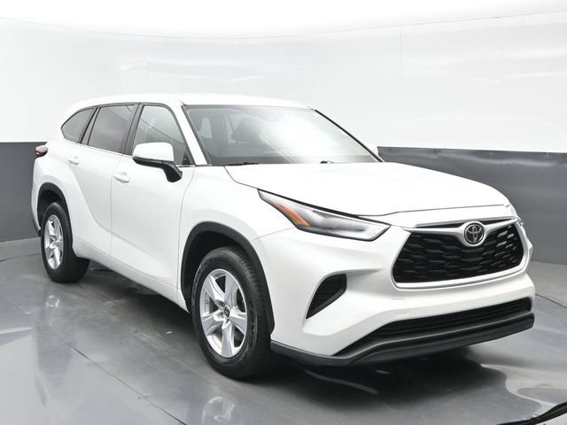 Used 2023 Toyota Highlander L FWD image 8