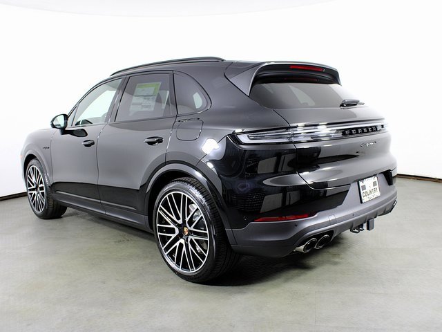 New 2026 Porsche Cayenne S image 3